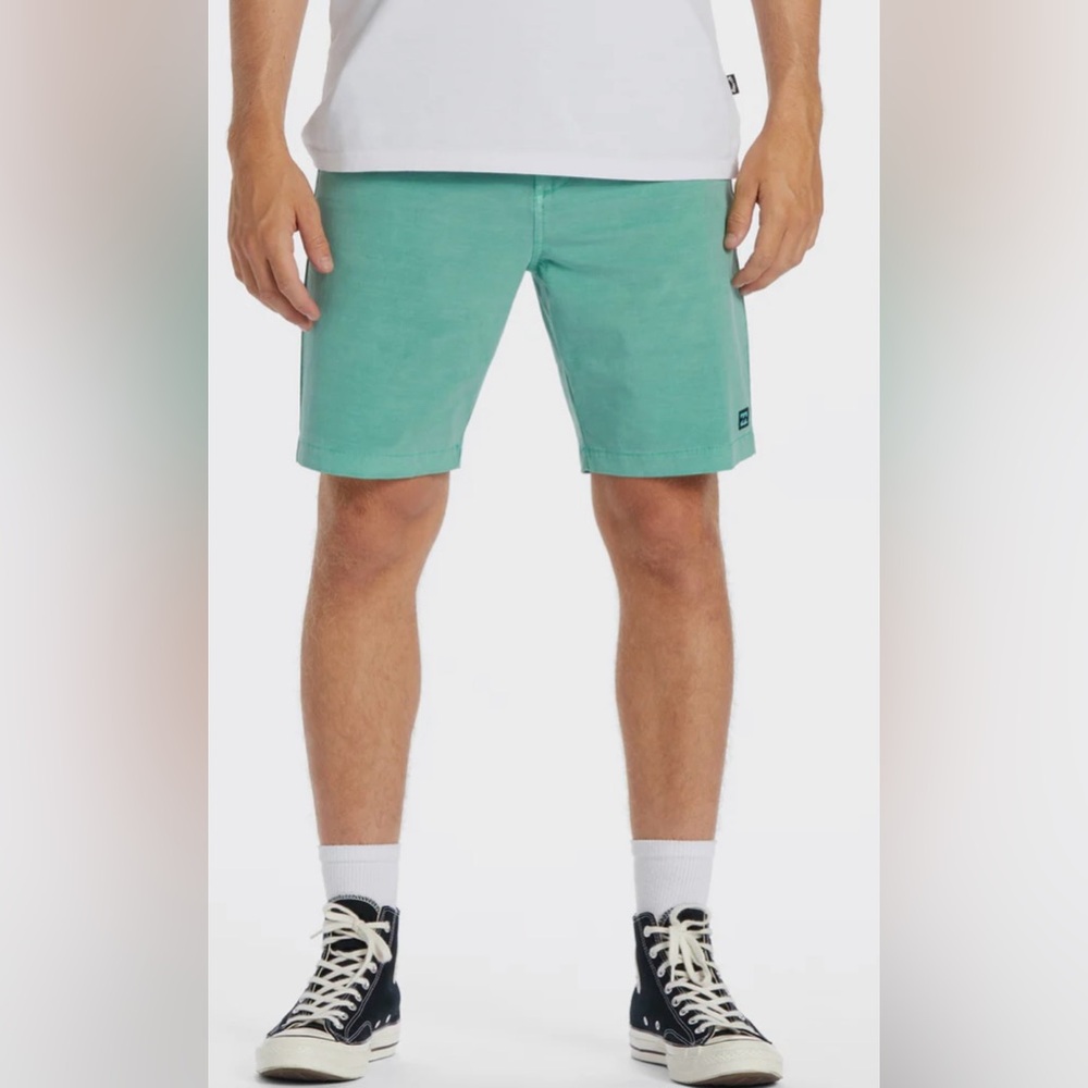 NWT Billabong Crossfire Wave Washed 18” Hybrid Submersible Shorts